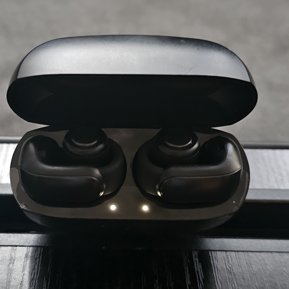 Bose Ultra Open Earbuds - Black - Picture 7 of 10